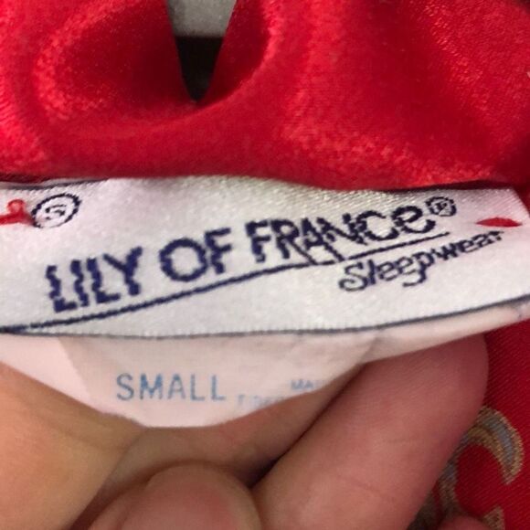 Lily of France, vintage red satin night￼ Shirt/robe Fleur-de-lis size S ￼ - Picture 2 of 5